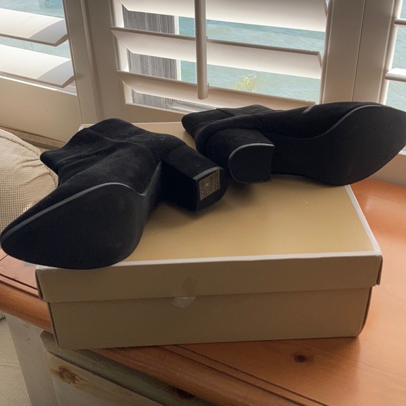 Michael Kors Dawson Mid Bootie Suede - Picture 5 of 9